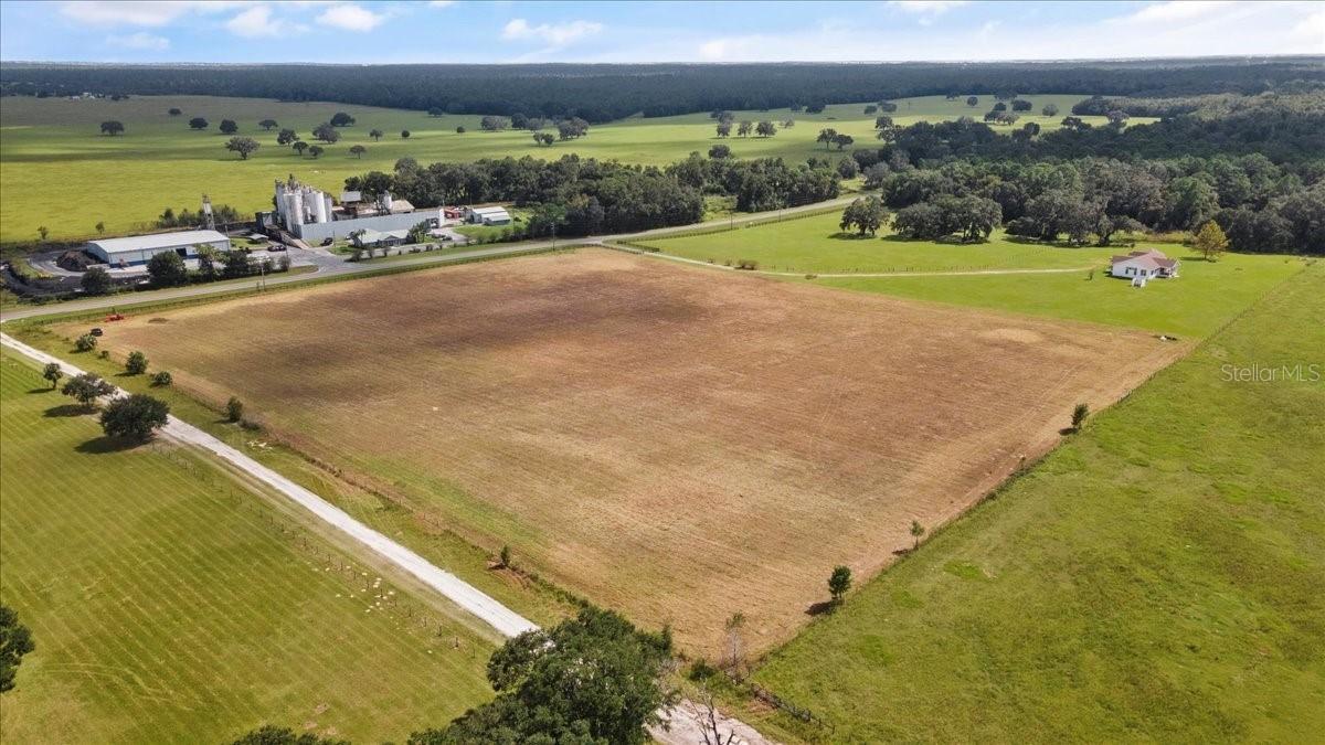 564 N Us Highway 41, Dunnellon, FL 34432