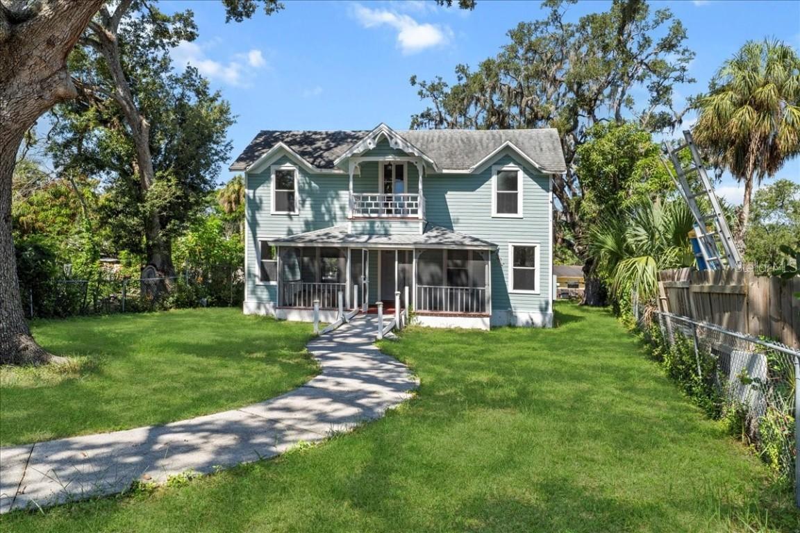 210 15th St., Bradenton, FL 34208