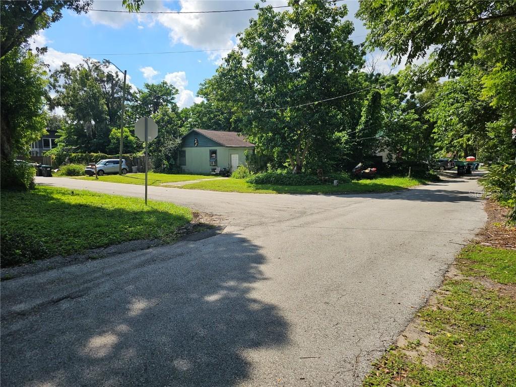 1906 Vine St., Orlando, FL 32806