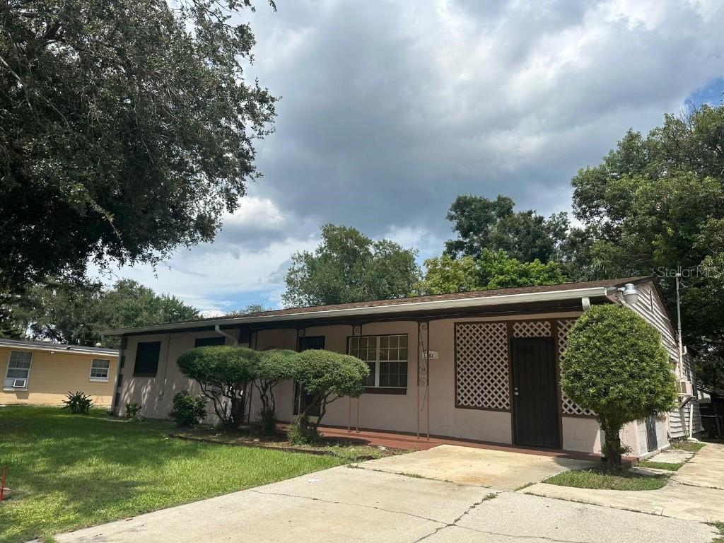 707 S Thacker Ave., Kissimmee, FL 34741