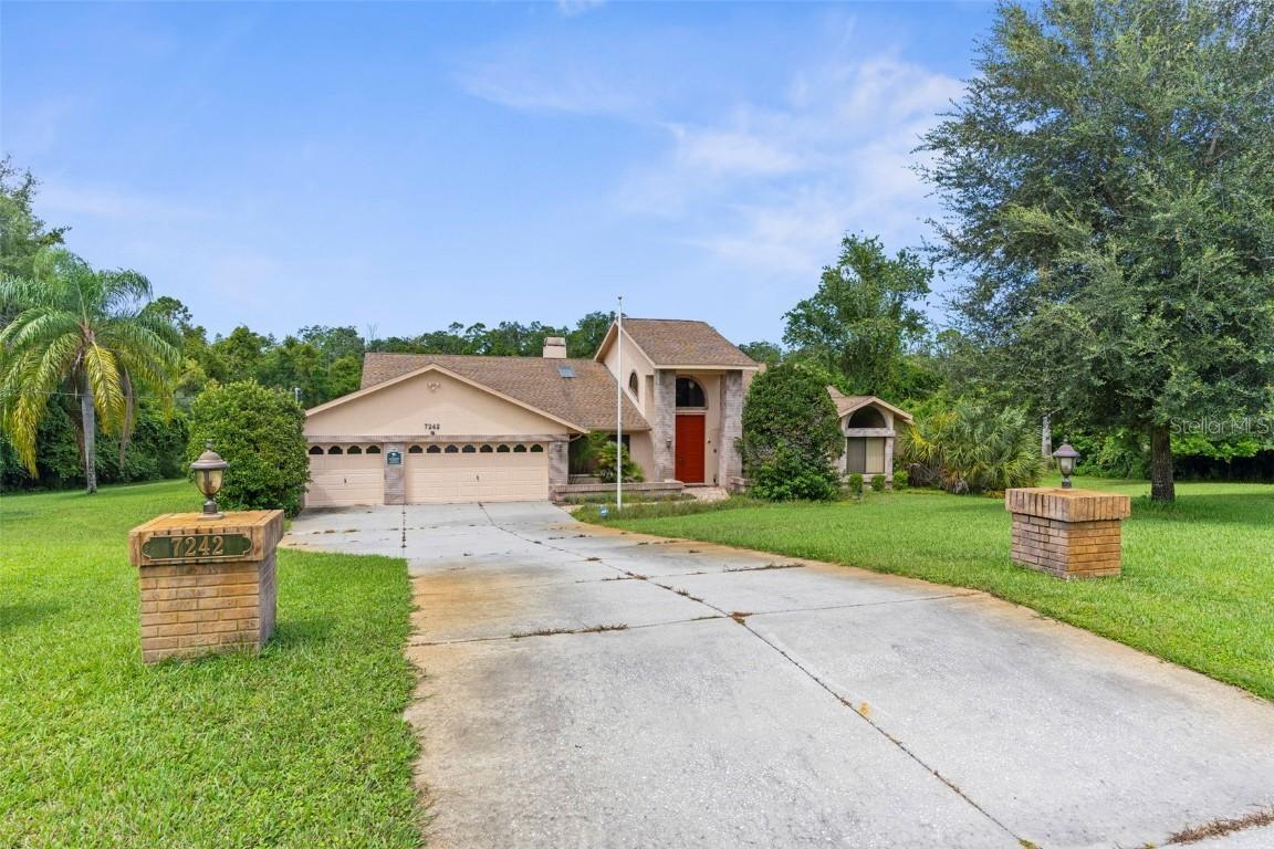 7242 River Country Dr., Weeki Wachee, FL 34607
