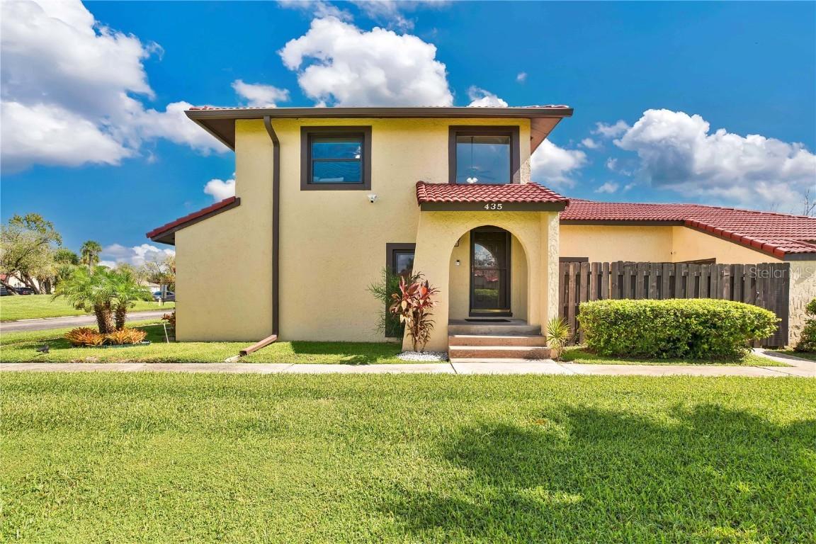 435 Hunter Cir., Kissimmee, FL 34758