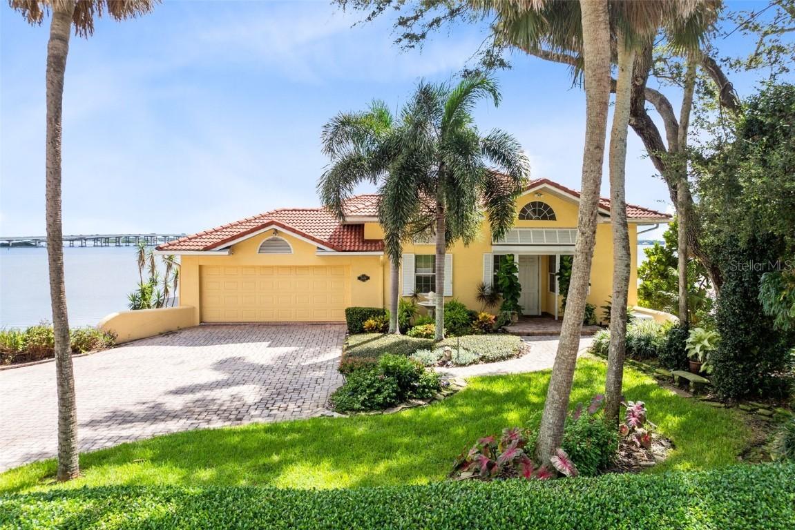 2636 N Indian River Dr., Cocoa, FL 32922