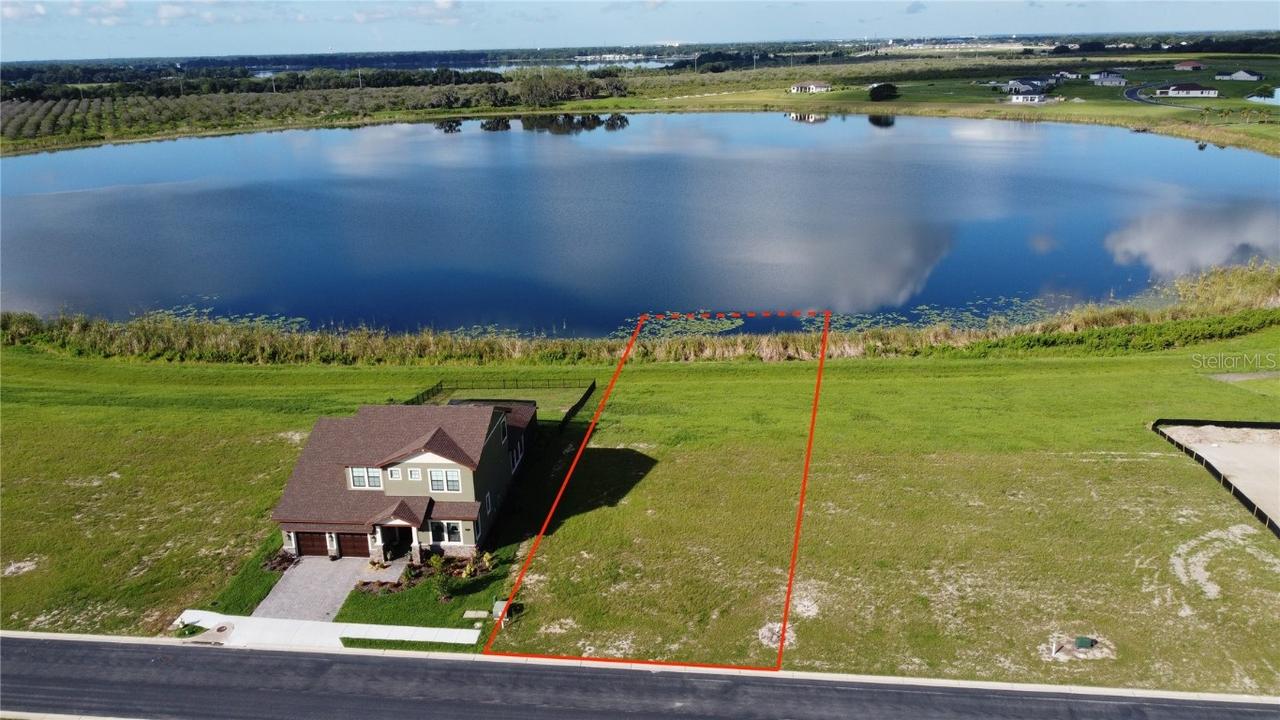 204 Valencia Ridge Dr., Auburndale, FL 33823