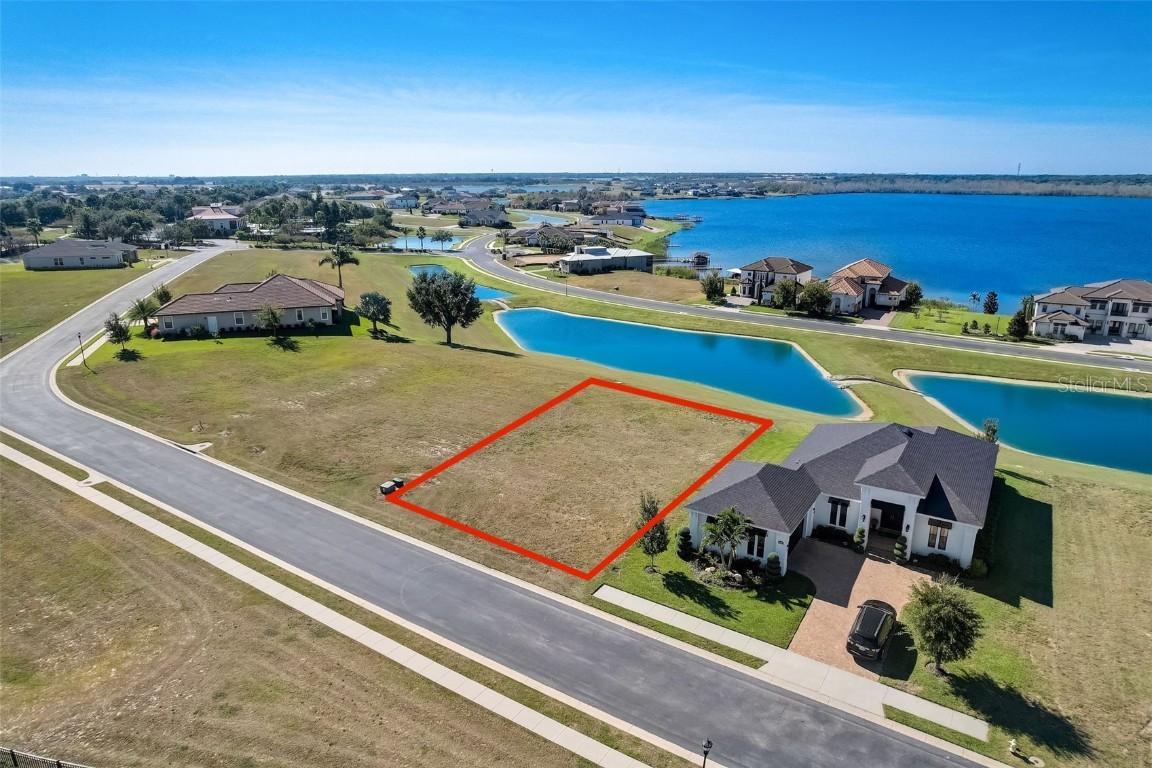 804 Waterfern Trail Dr., Auburndale, FL 33823