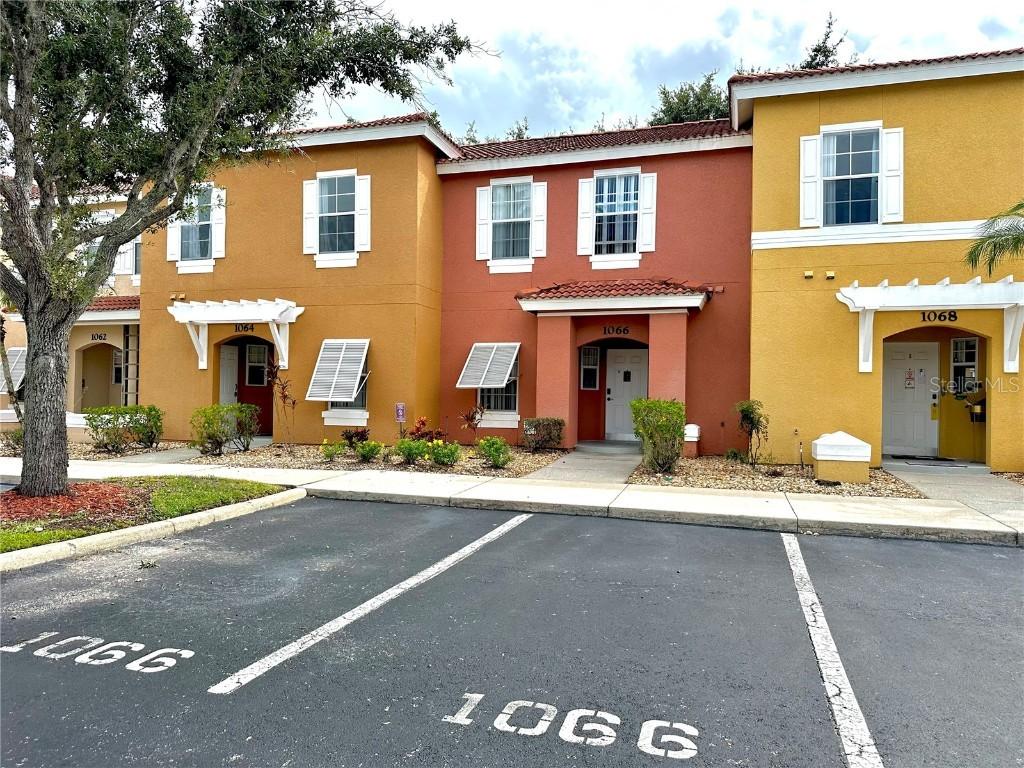 1066 Park Ridge Cir., Kissimmee, FL 34746