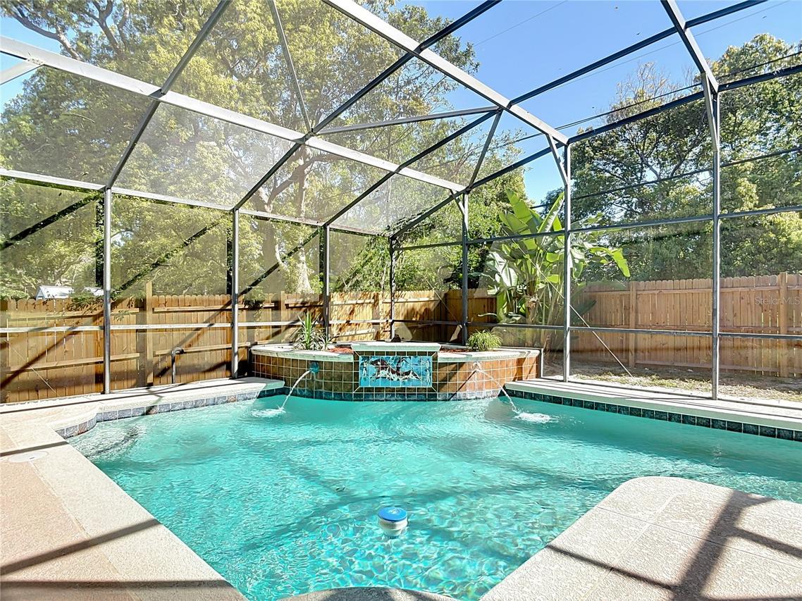 1085 Whitewood Dr., Deltona, FL 32725