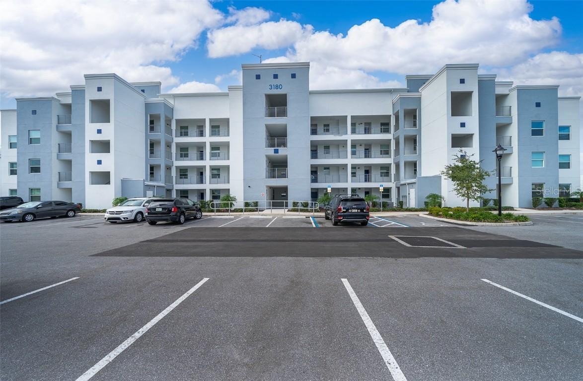 3180 Paradox Cir. #405, Kissimmee, FL 34746