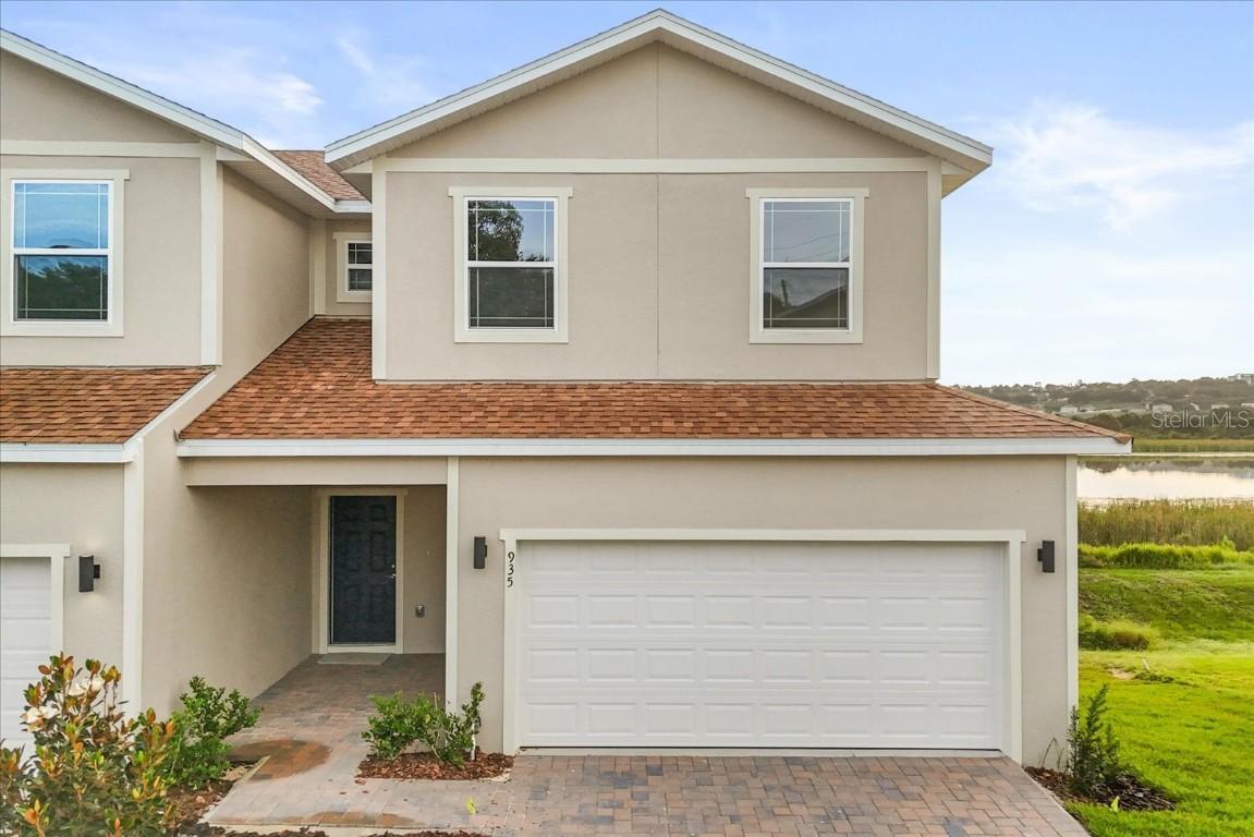 935 Lakefront Village Dr., Clermont, FL 34711