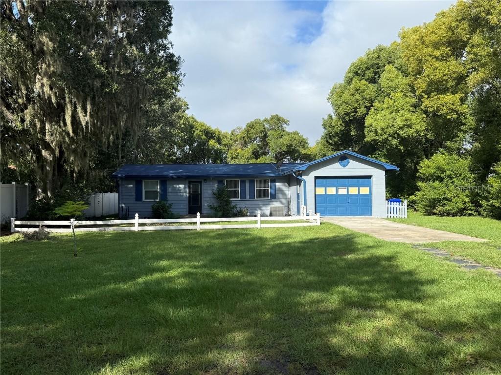 810 S Thacker Ave., Kissimmee, FL 34741