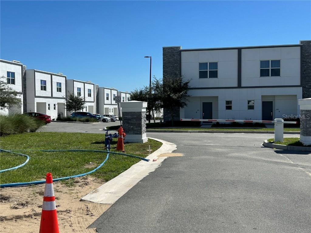 612 Trikomo Dr., Davenport, FL 33896