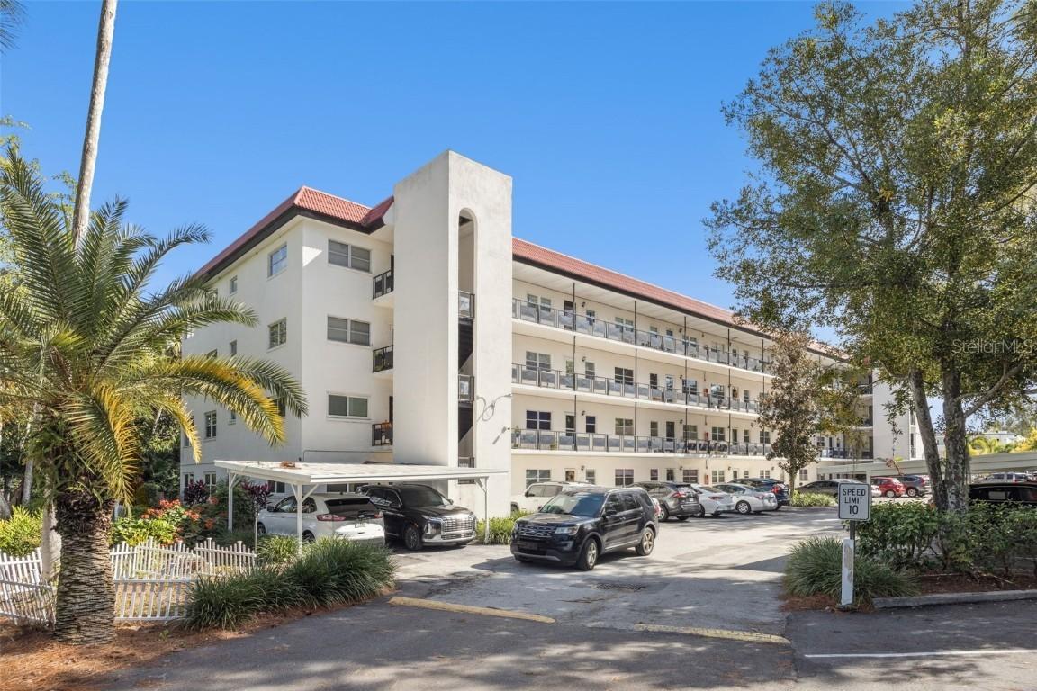 200 El Camino Dr. #303, Winter Haven, FL 33884