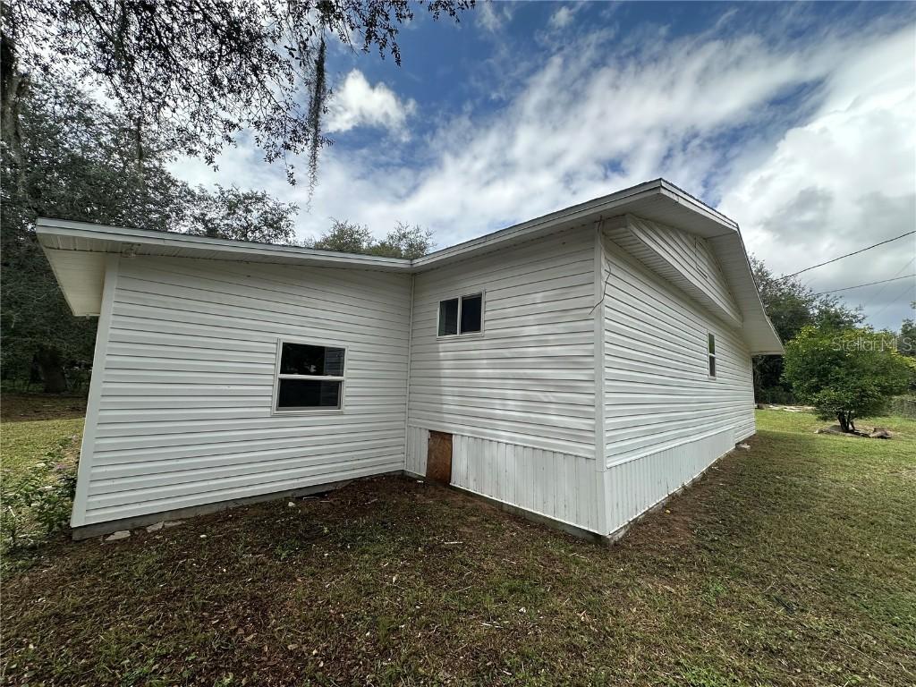 17405 NE 38th Lane Rd., Silver Springs, FL 34488