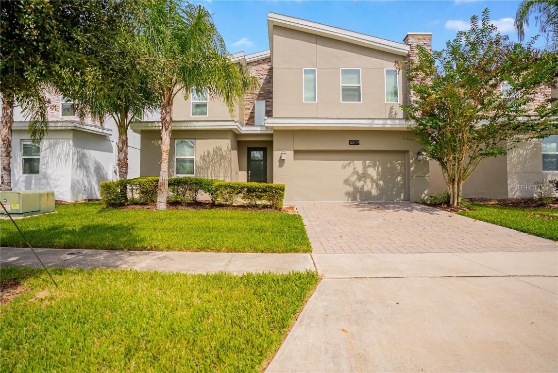 8809 Cruden Bay Ct., Davenport, FL 33896