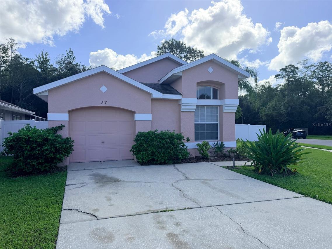 217 Coralwood Ct., Kissimmee, FL 34743