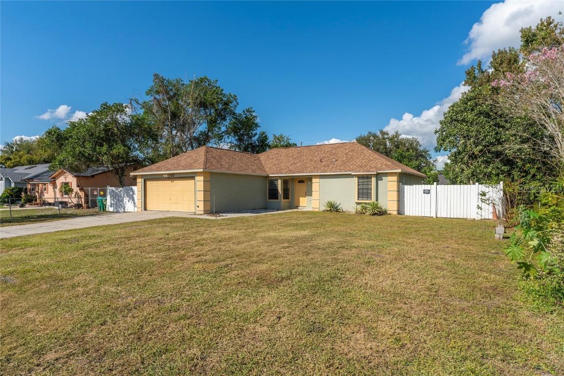 1032 Pioneer Dr., Deltona, FL 32725
