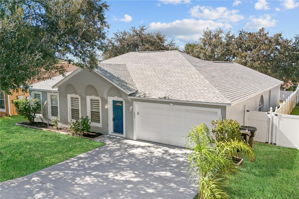 207 Vervain Ave., Davenport, FL 33837