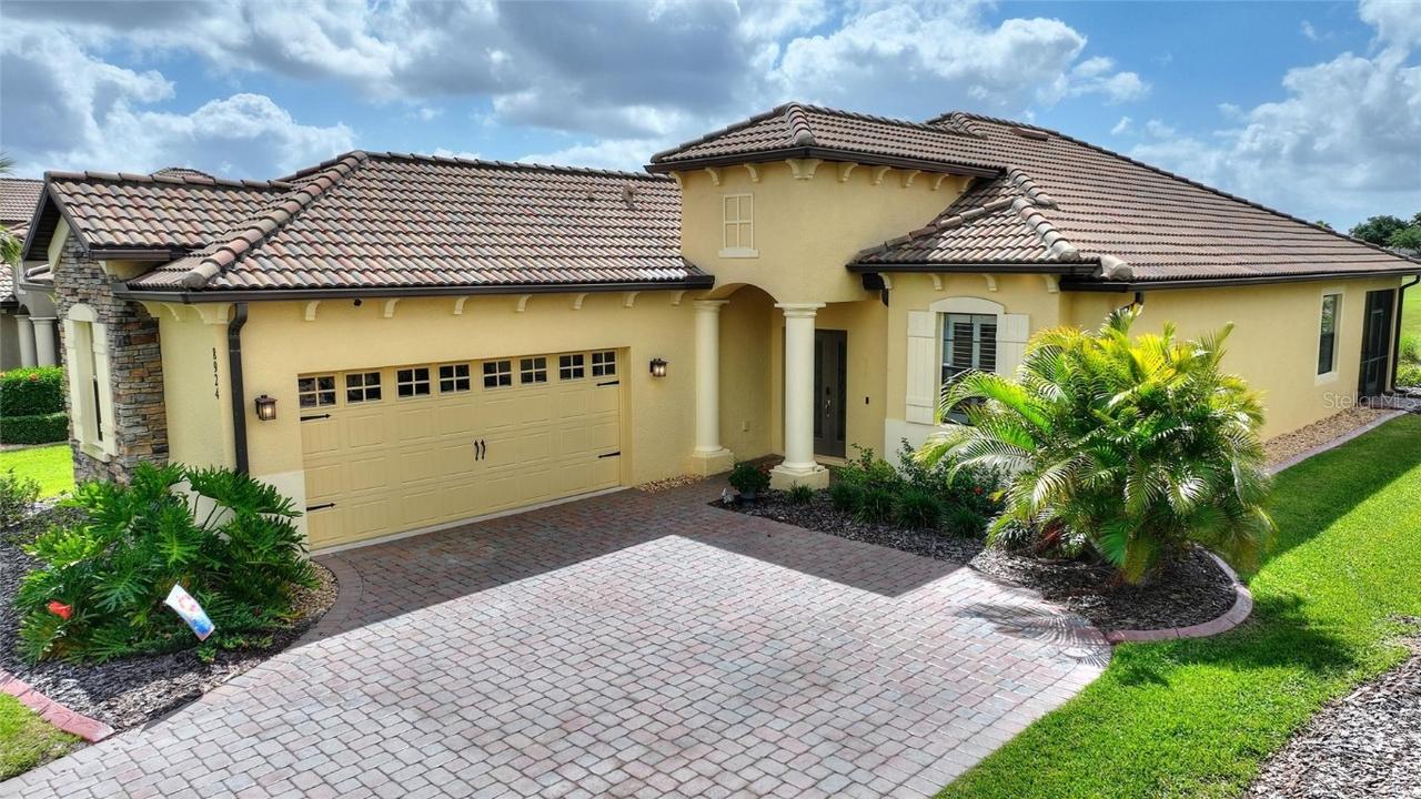 8924 Dove Valley Way, Davenport, FL 33896