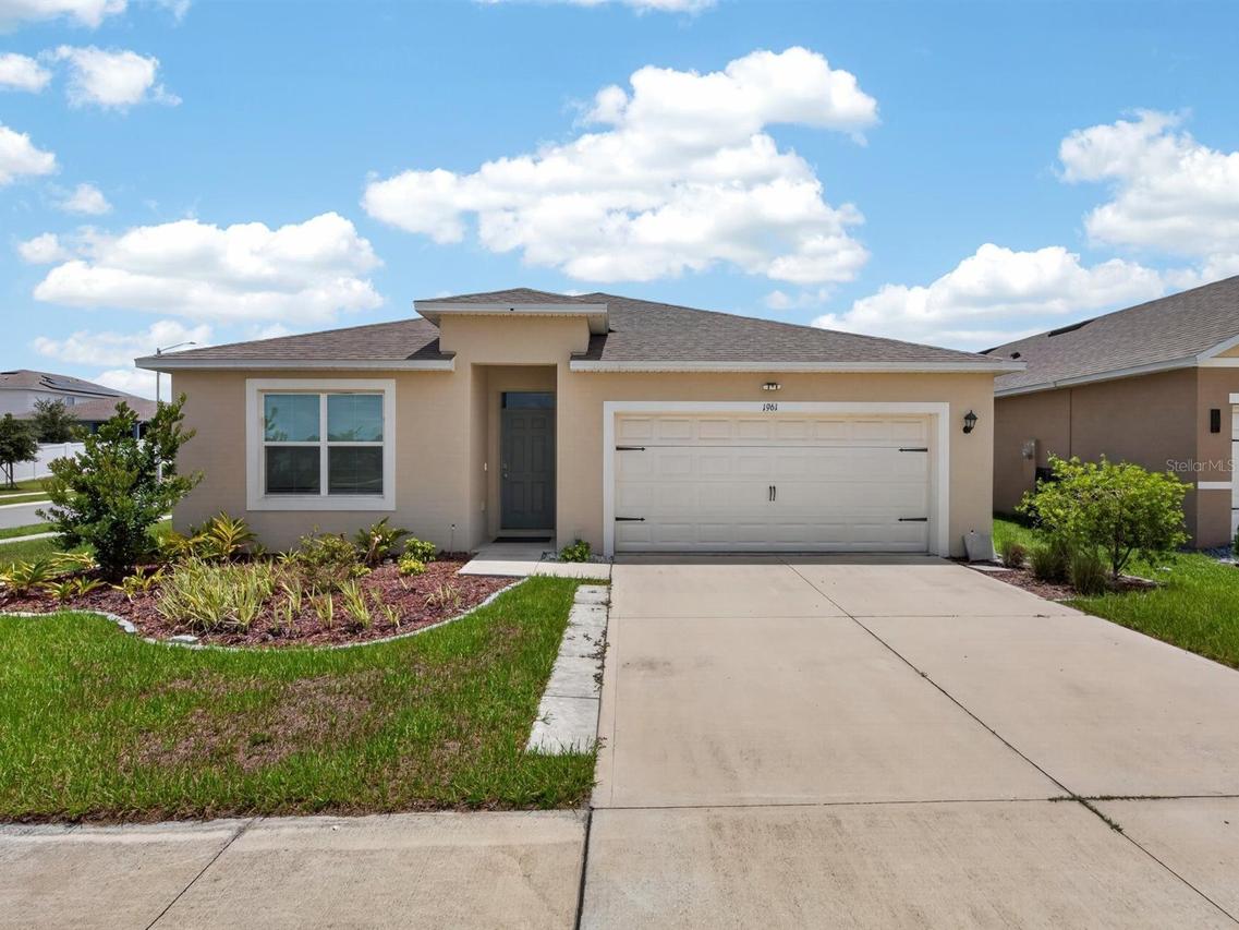 1961 Victoria St., Davenport, FL 33837