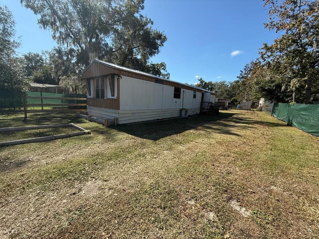 836 Cr 481w, Lake Panasoffkee, FL 33538