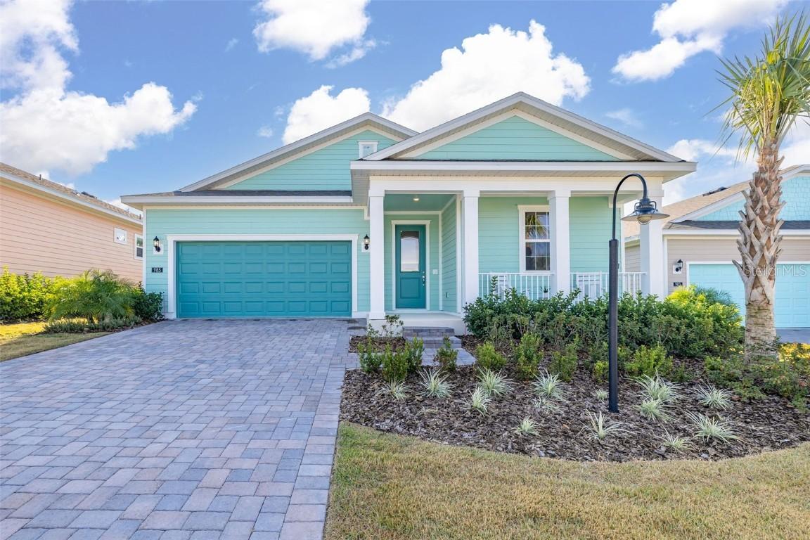 985 Fiesta Key Cir., Lady Lake, FL 32159