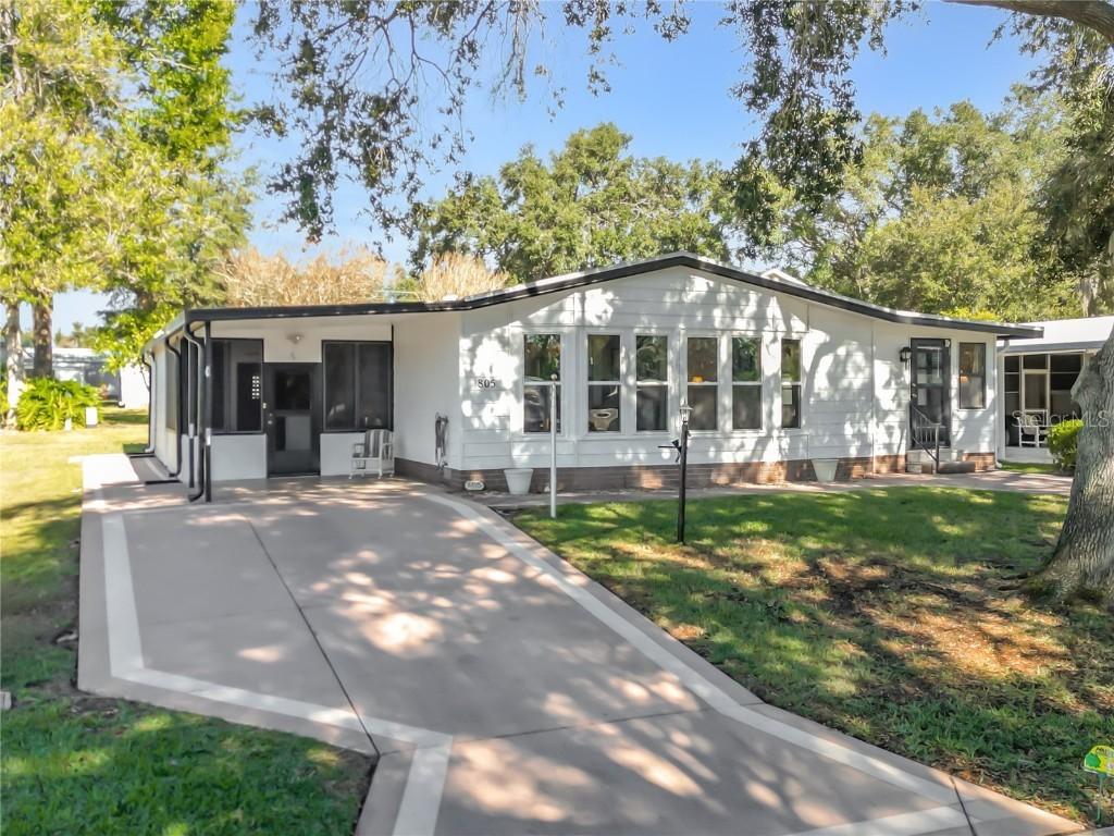 805 Camelia Ct., Lady Lake, FL 32159