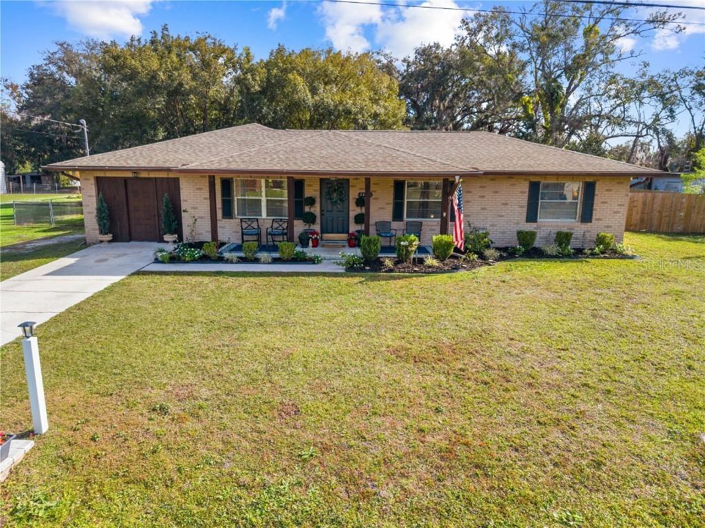 1447 Nocatee St., Intercession City, FL 33848