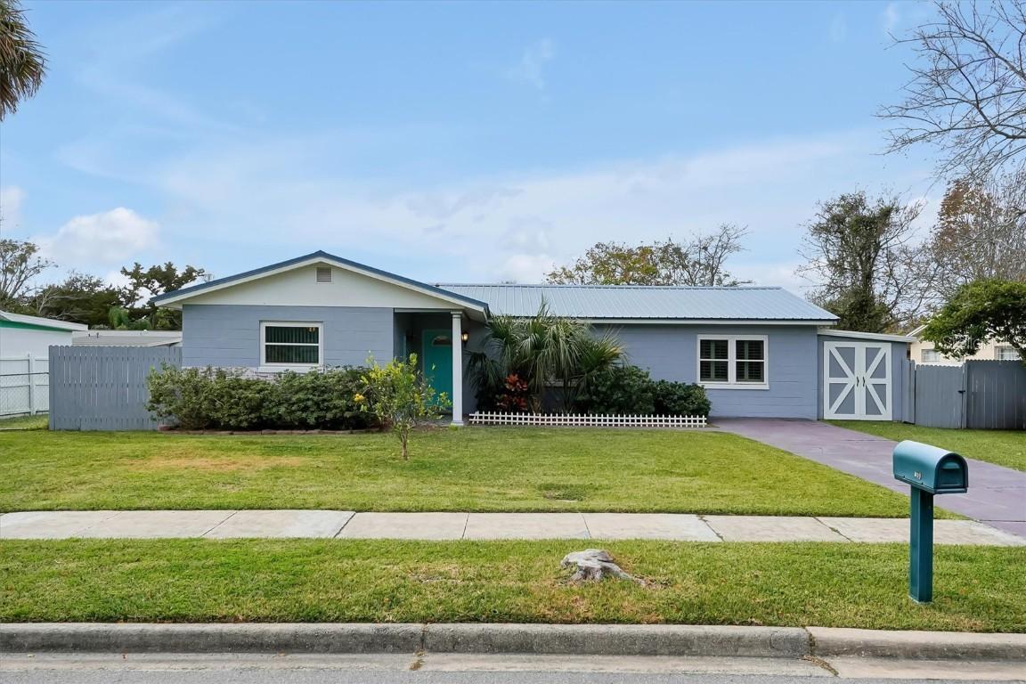 908 Jeffrey St., Daytona Beach, FL 32117
