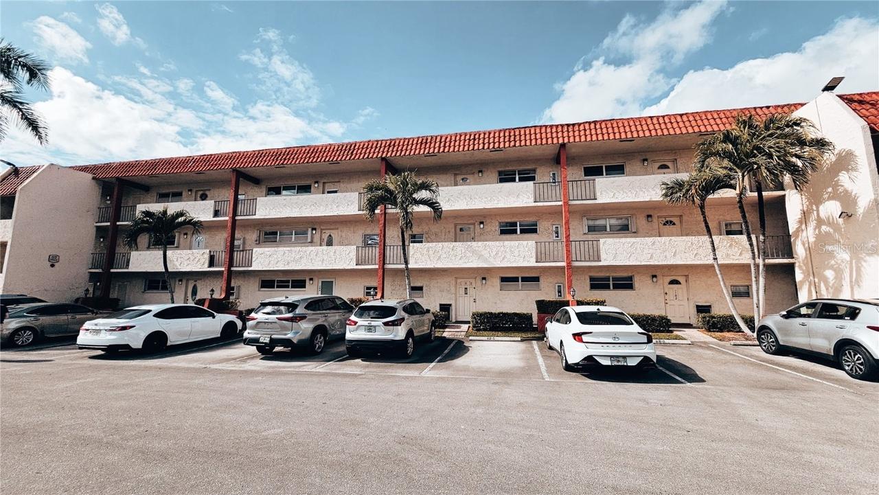 8901 S Hollybrook Blvd #304, Pembroke Pines, FL 33025