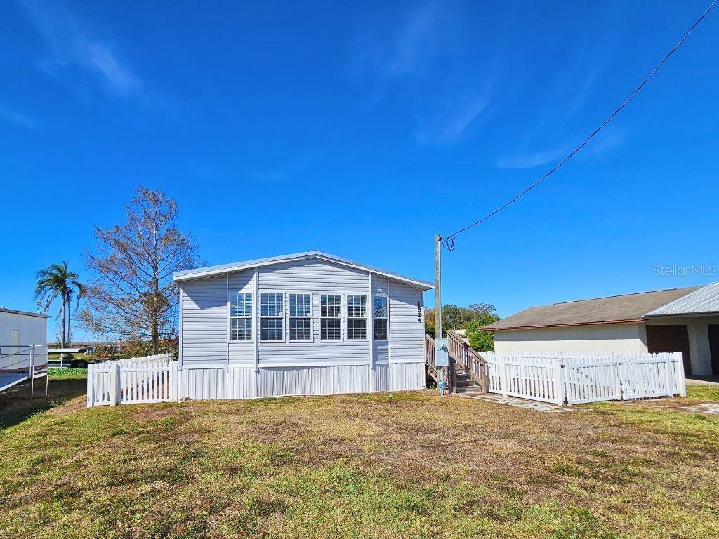 1824 Riverside Dr., Moore Haven, FL 33471