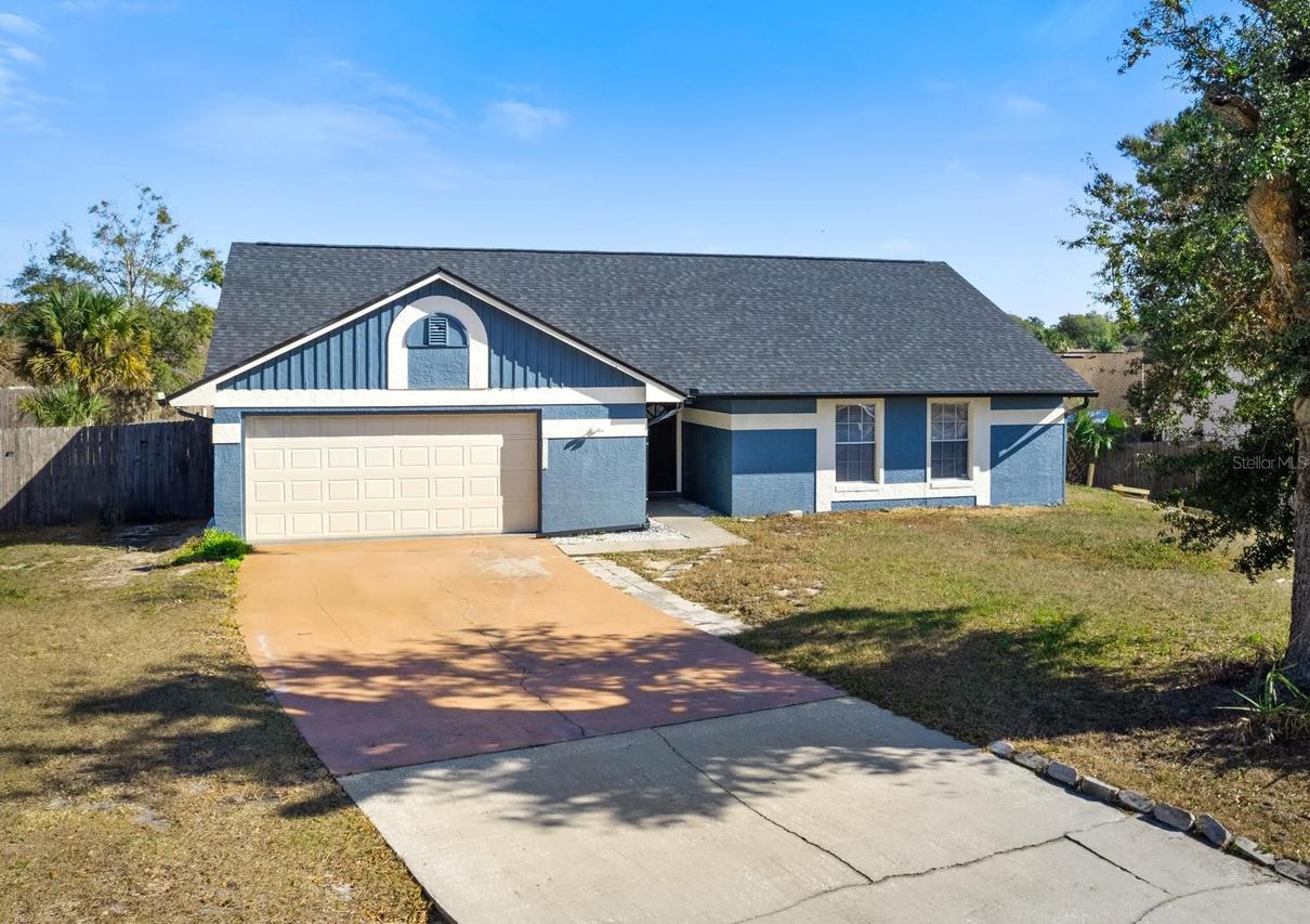 2737 Foxwood Ct., Orlando, FL 32818