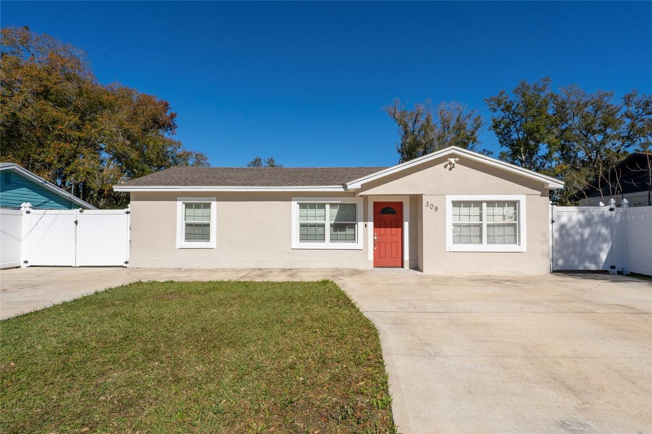 308 Tarawa St., Lakeland, FL 33805