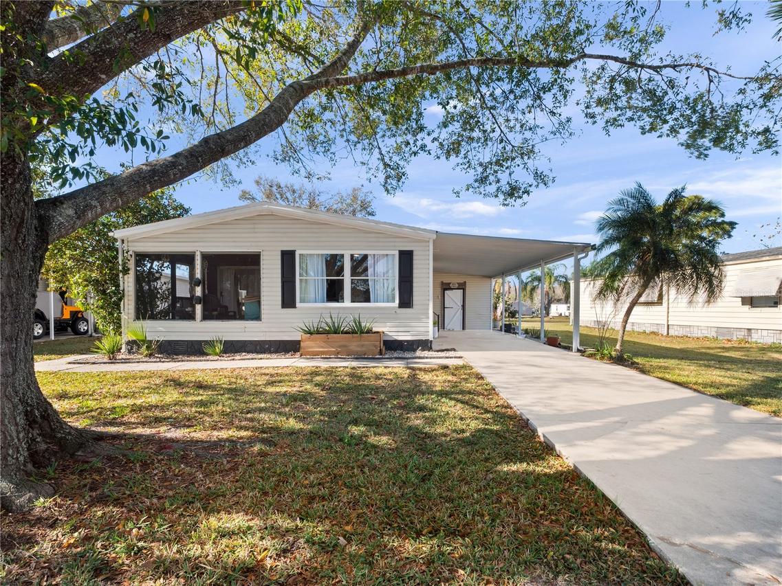 216 Ellsworth Dr., Kissimmee, FL 34758