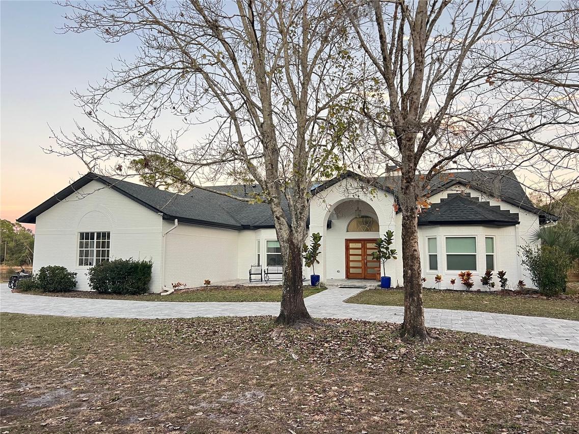 965 Pine Hill Blvd., Geneva, FL 32732