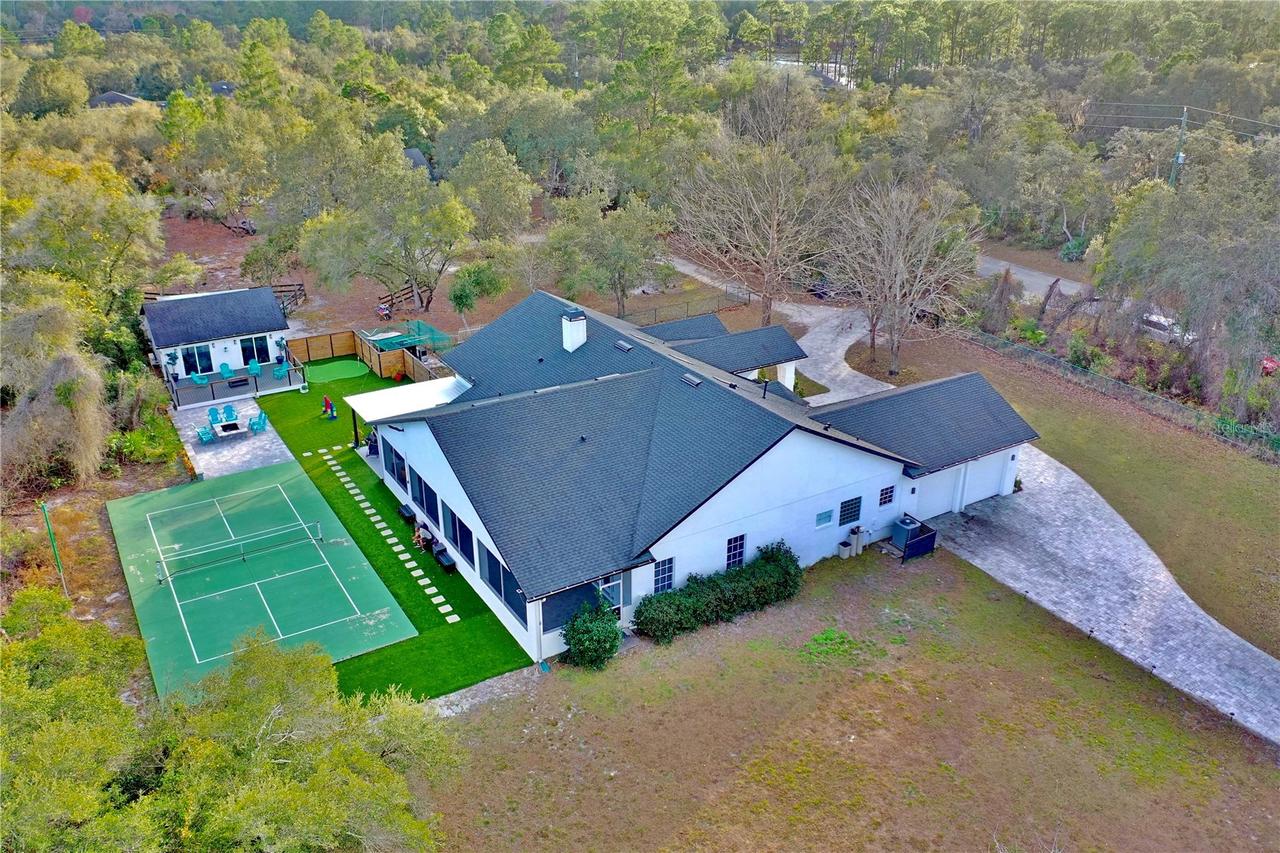 965 Pine Hill Blvd., Geneva, FL 32732