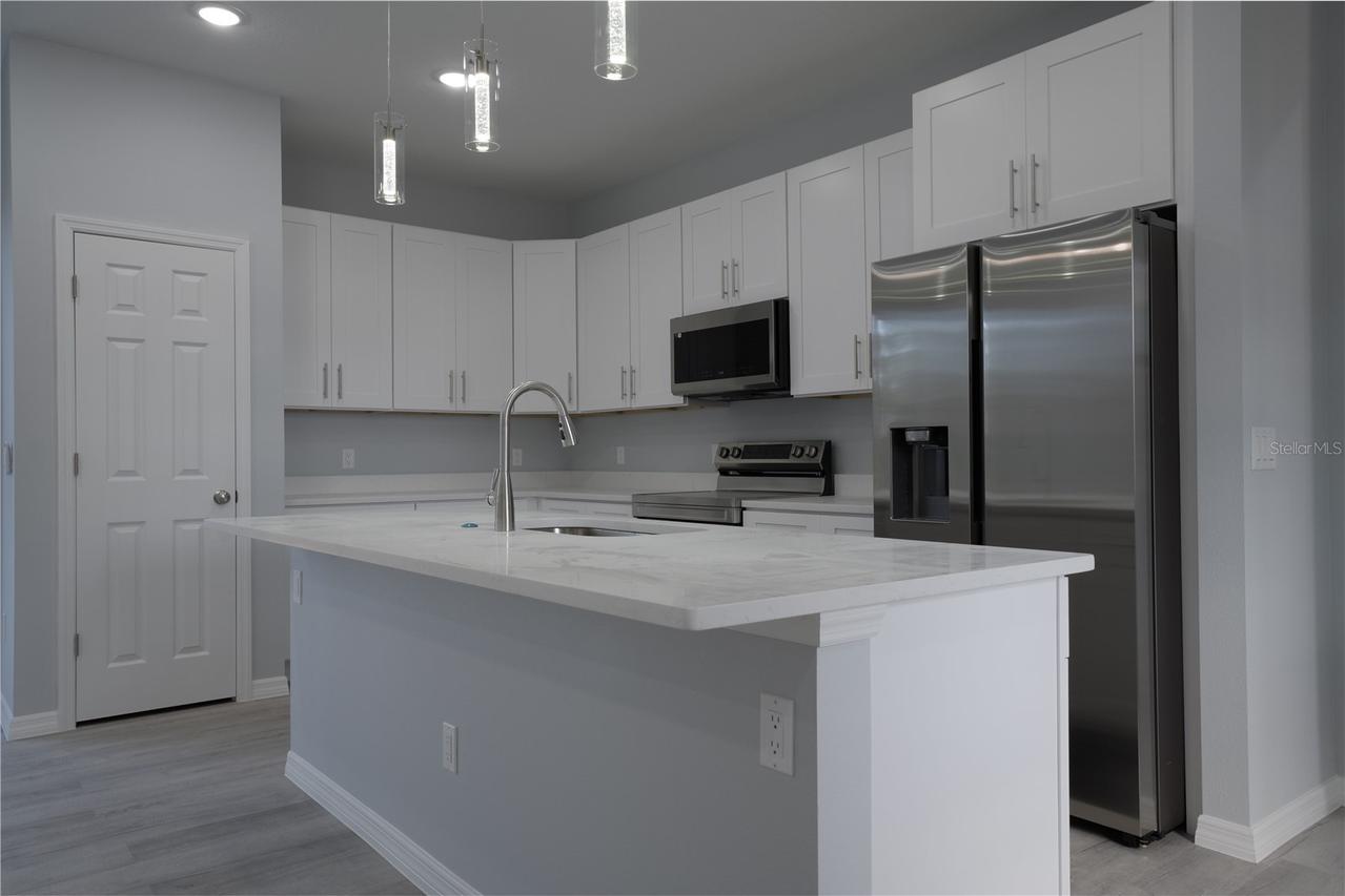 1013 Aston-martin Dr., Sebring, FL 33872