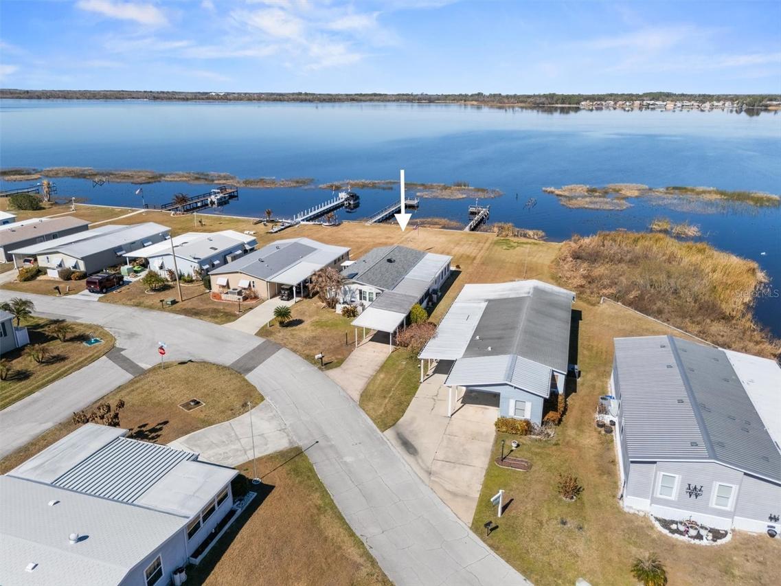 6825 S Lake Henry Dr., Winter Haven, FL 33881