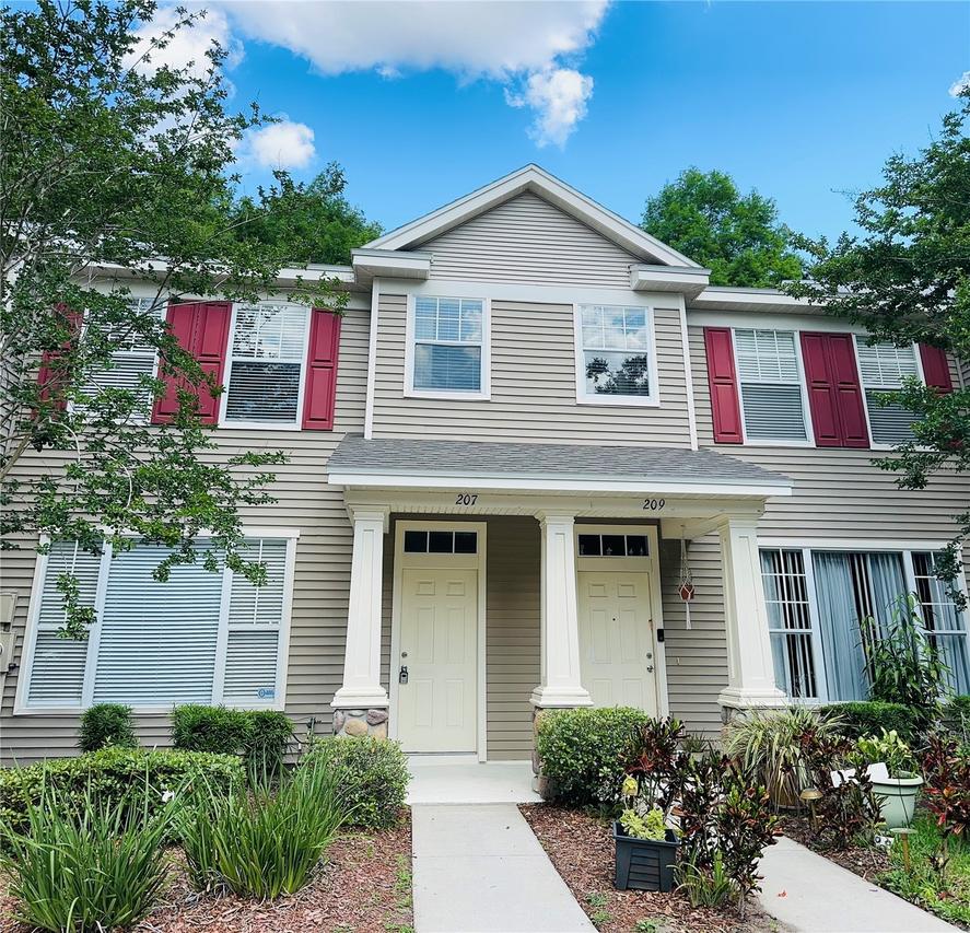 207 Golden Pond Ct., Valrico, FL 33594