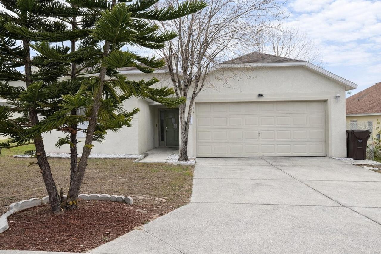 551 Lake Charles Dr., Davenport, FL 33837