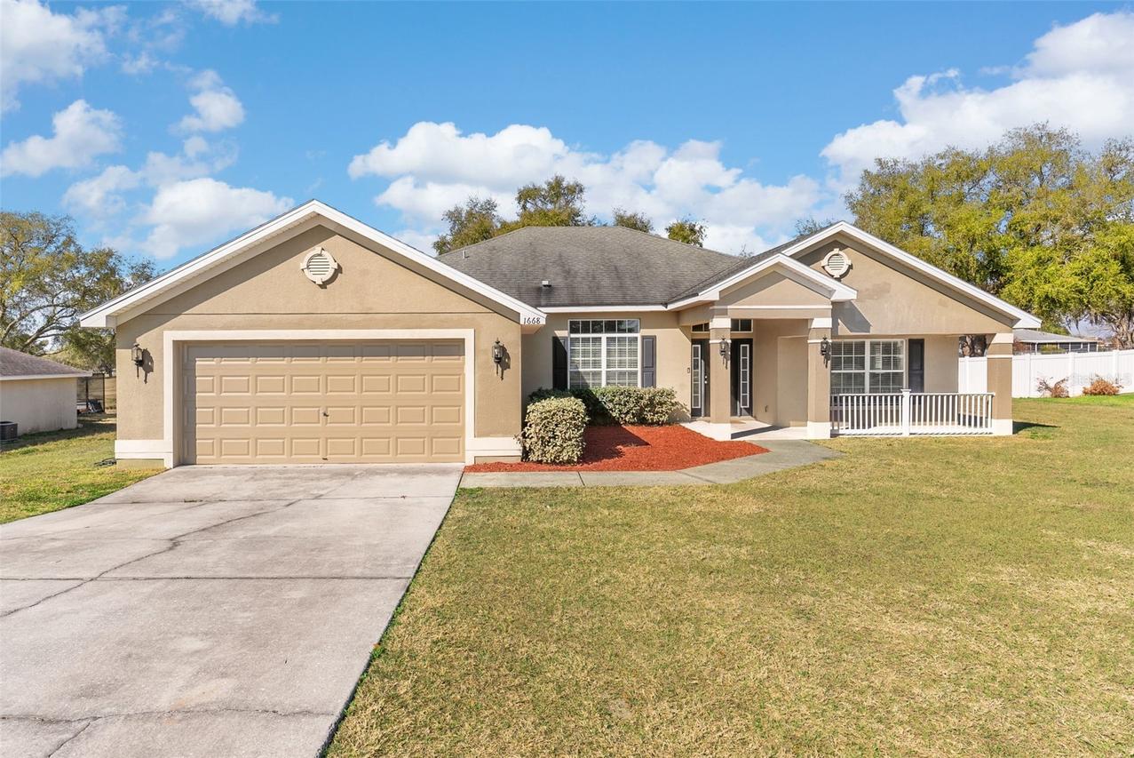 1668 Doves View Cir., Auburndale, FL 33823