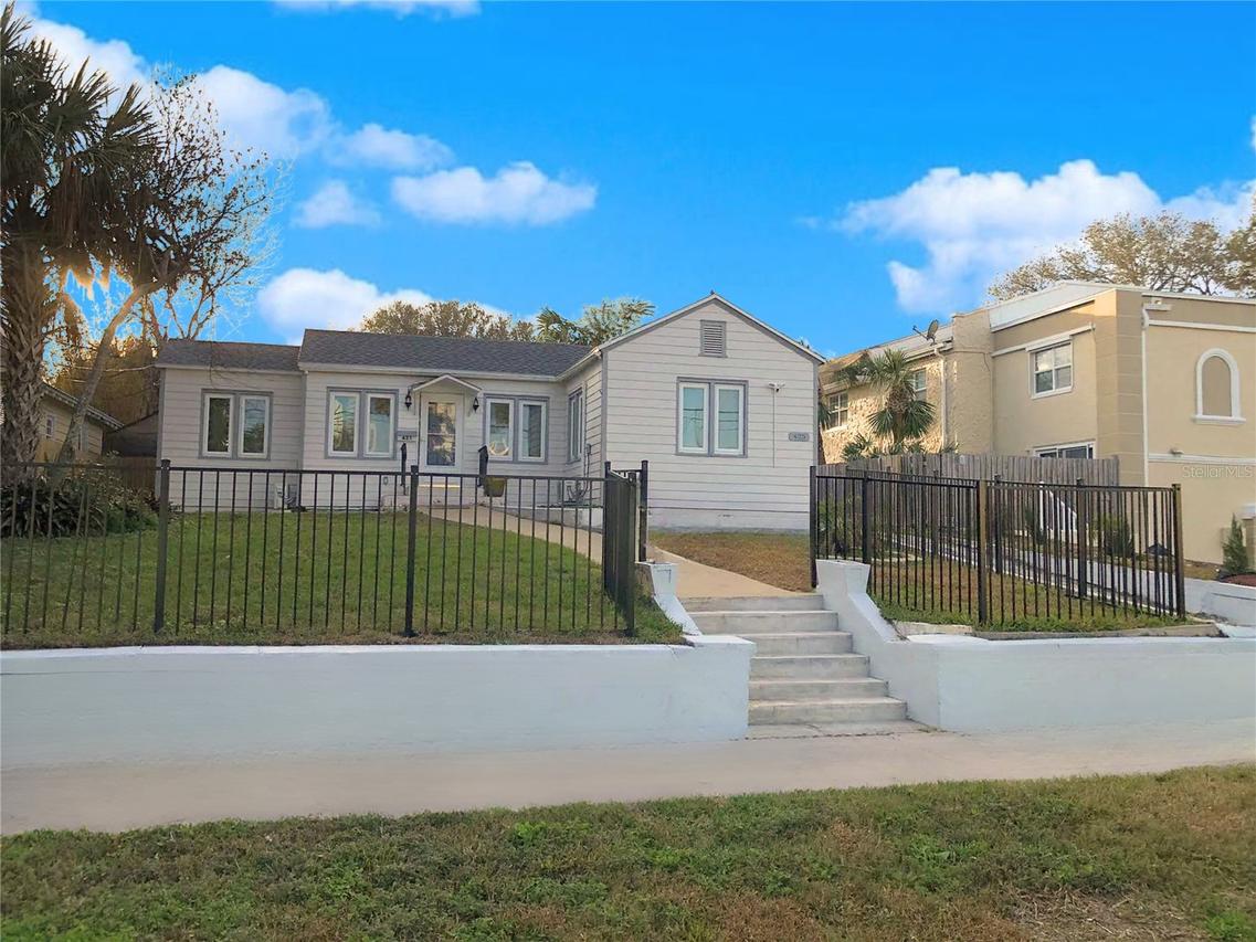 425 N Oleander Ave., Daytona Beach, FL 32118