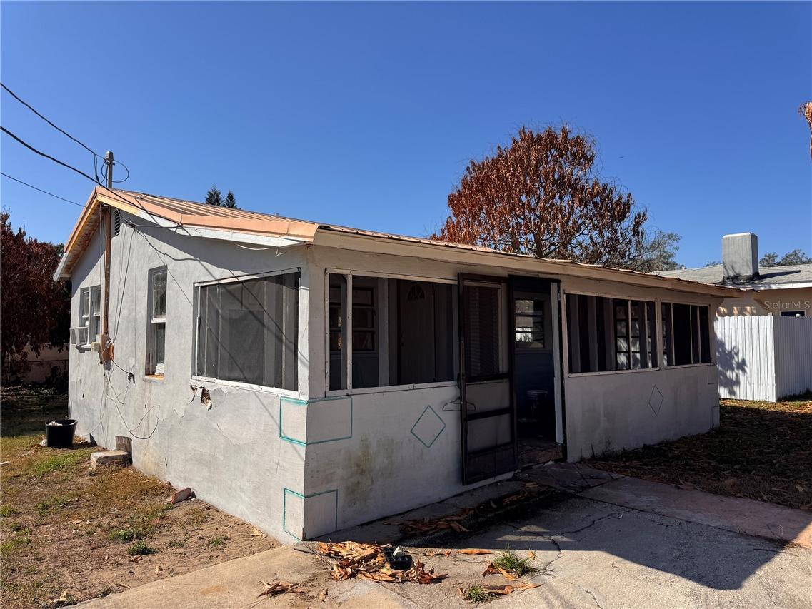 323 W 9th St., Frostproof, FL 33843