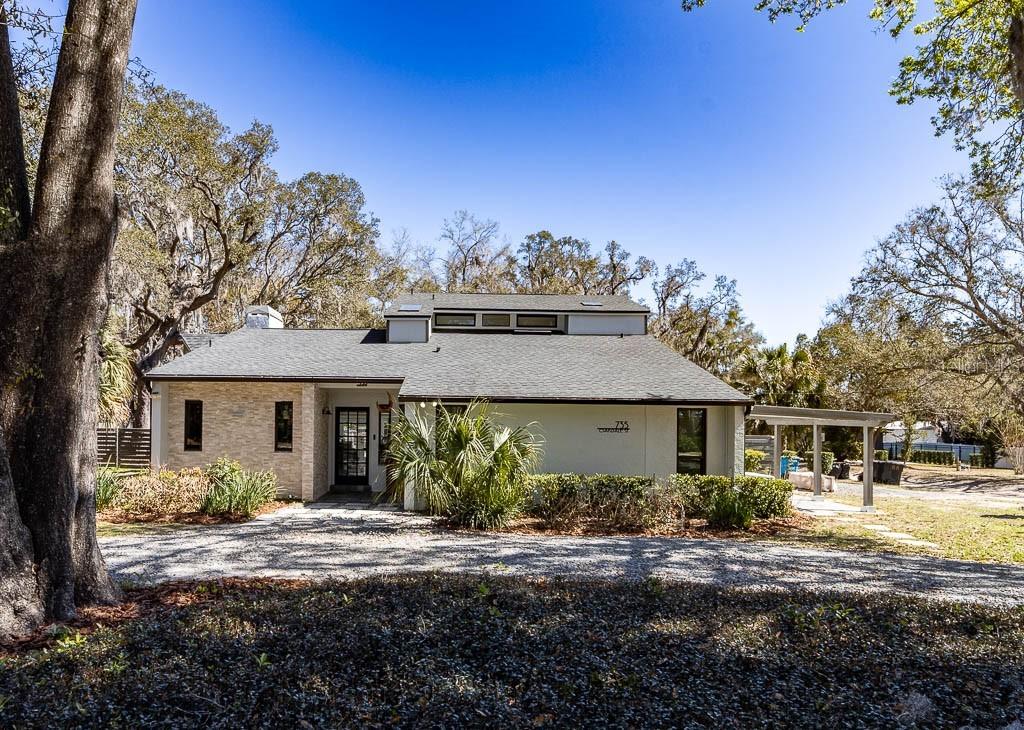 735 Oakdale St., Windermere, FL 34786