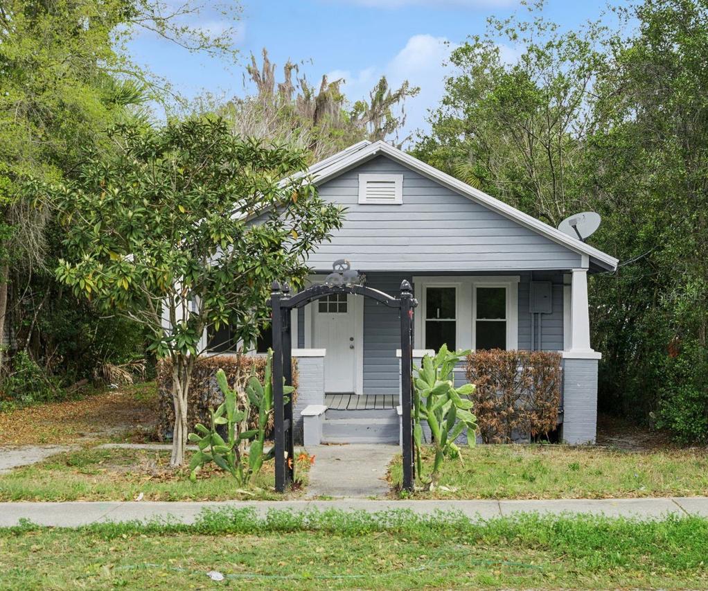 547 E Voorhis Ave., Deland, FL 32724