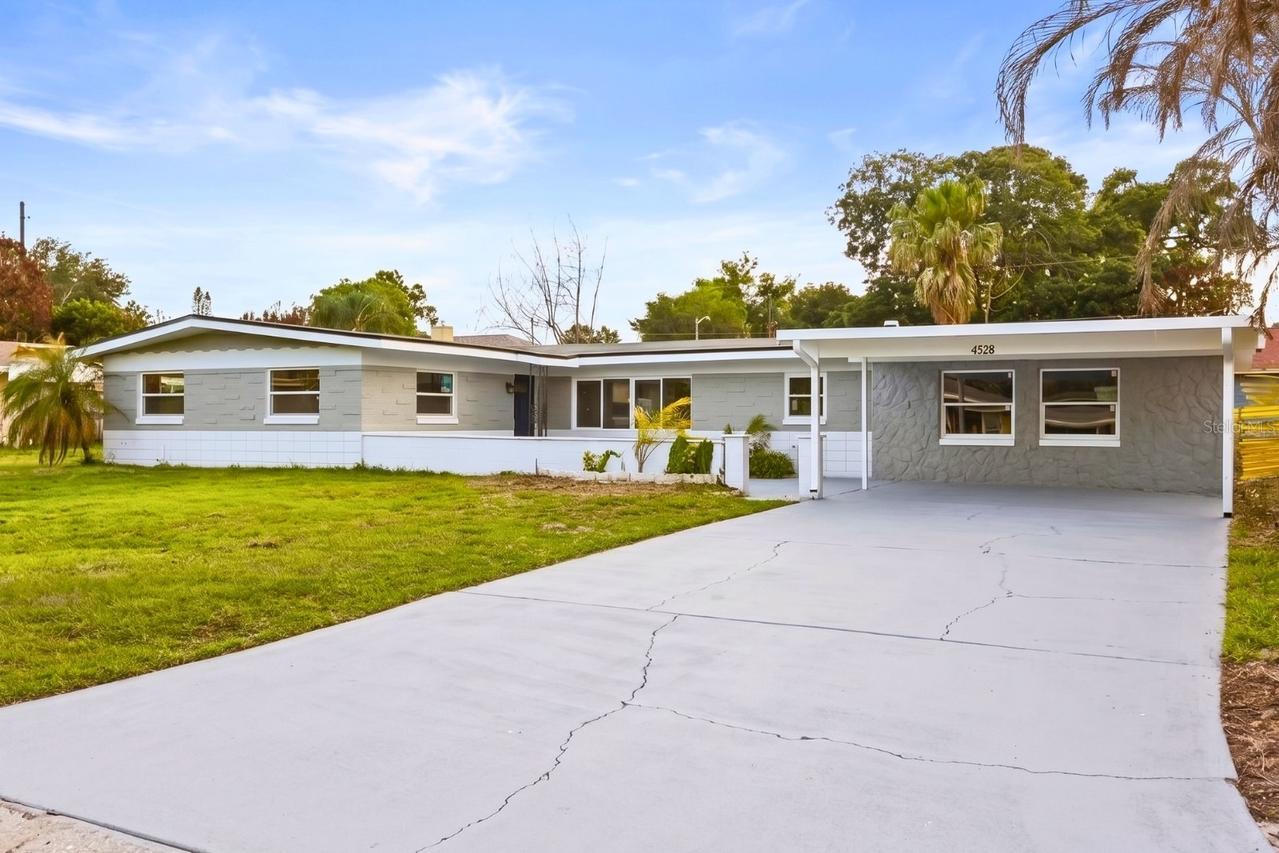 4528 S Shore Rd., Orlando, FL 32839