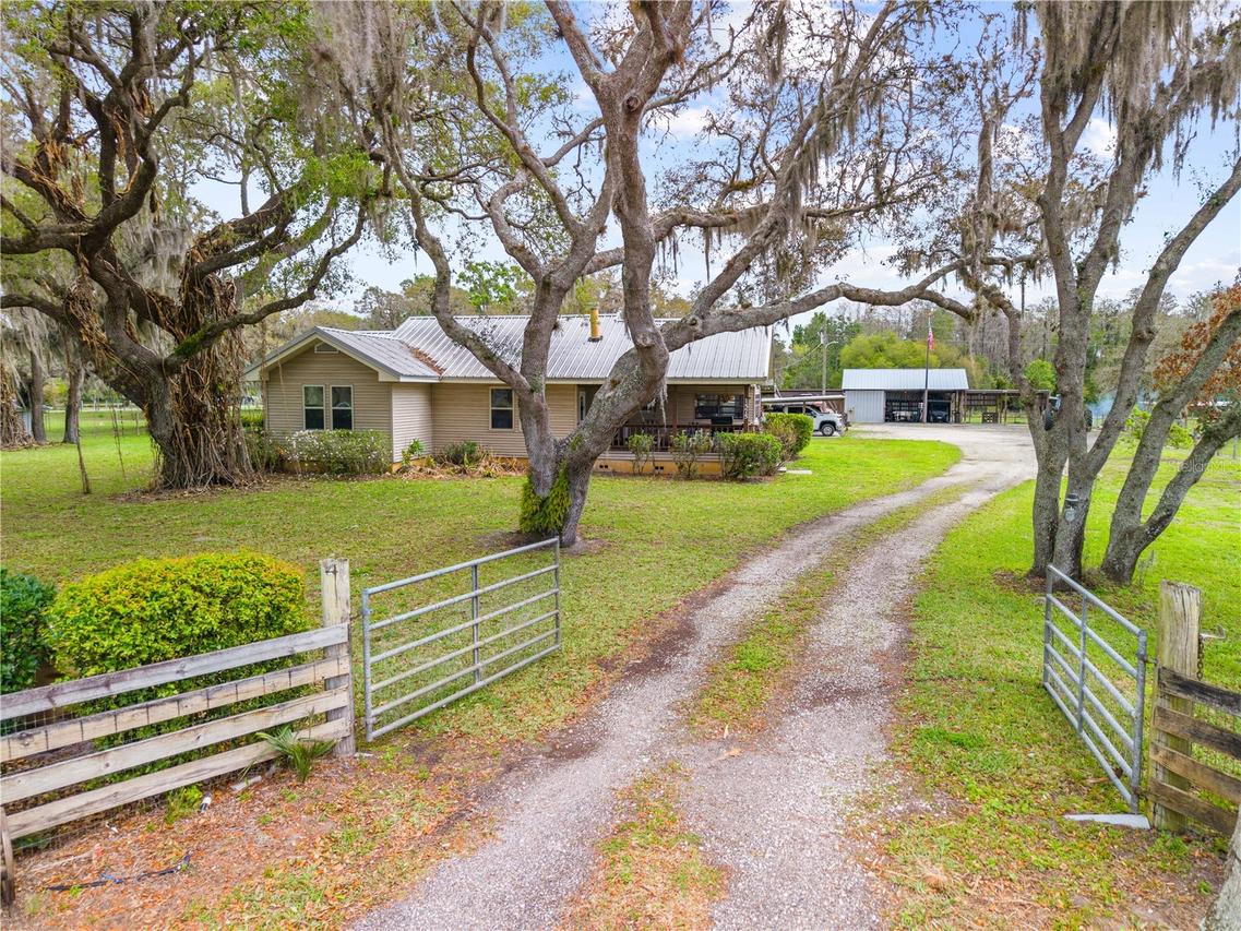 1575 N Kenansville Rd., Kenansville, FL 34739