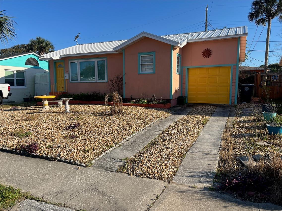 328 Sears Ave., Daytona Beach, FL 32118
