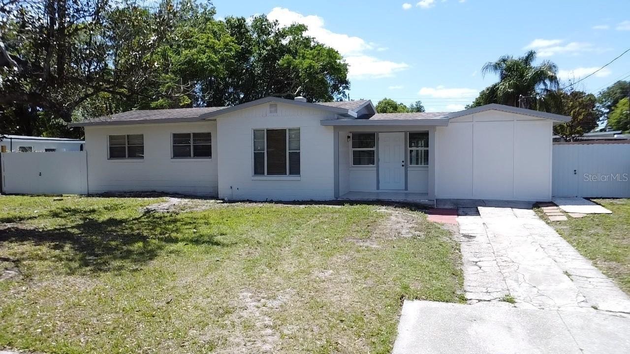 136 Lynbrook Dr., Orlando, FL 32807