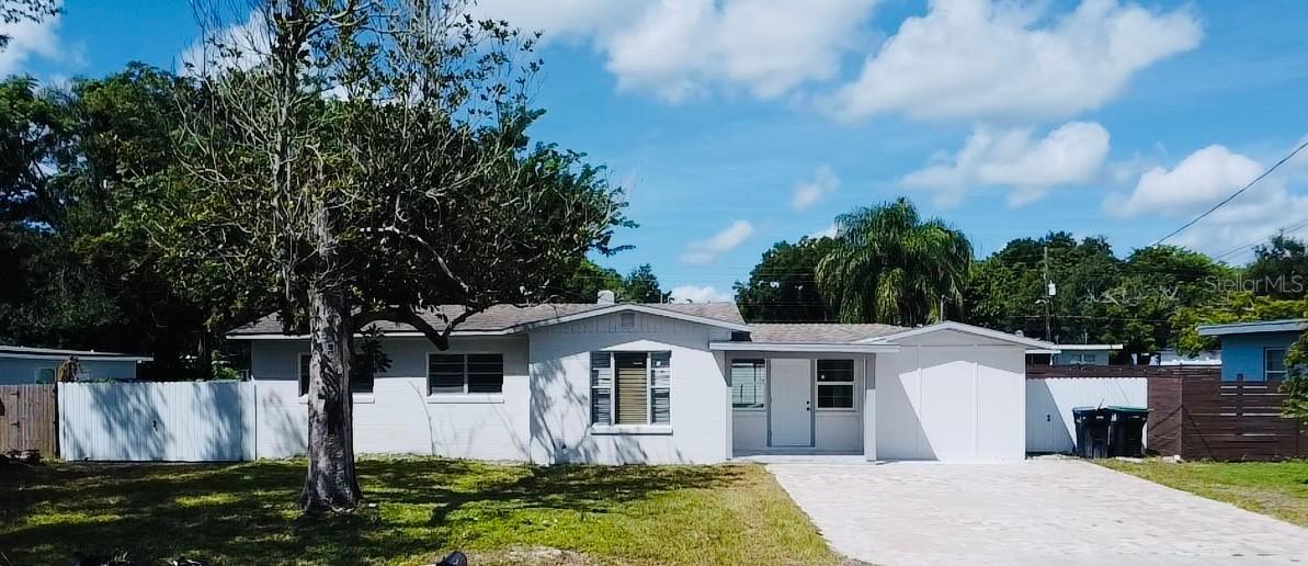 136 Lynbrook Dr., Orlando, FL 32807
