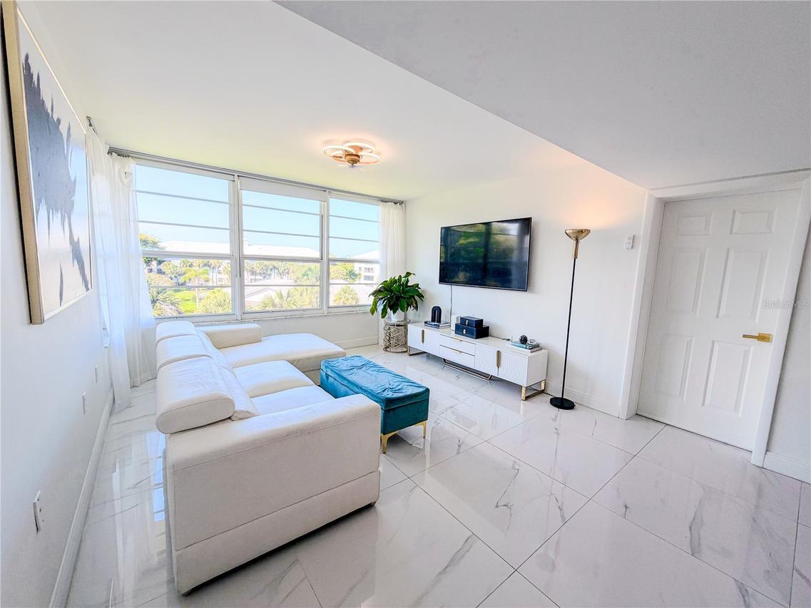 3635 Whitehall Dr. #401, West Palm Beach, FL 33401